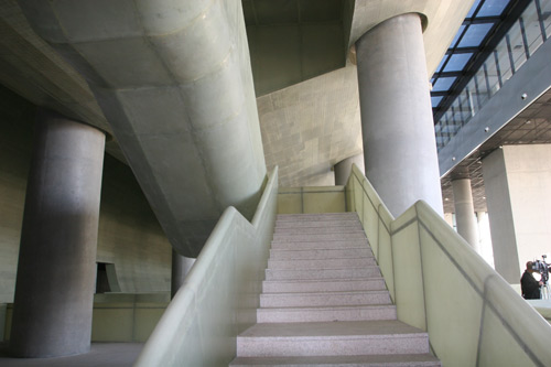 一層大廳內的別樣樓梯